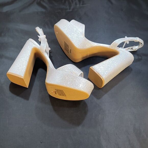 BRAND NEW BAMBOO STUDDED PLATFORM OPEN TOE SANDAL - Picture 8 of 15